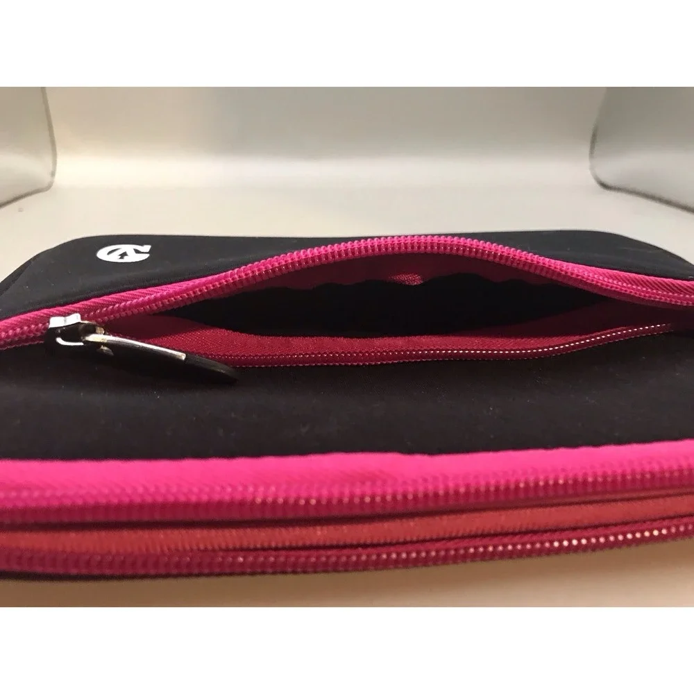 Universal‎ Tablet Case Neoprene Black And Pink 5.5
